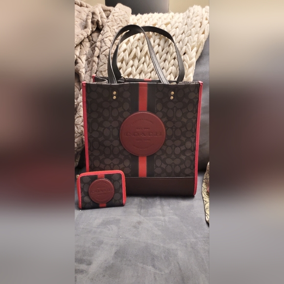 Coach Strawberry Dempsey tote and wallet - Picture 1 of 4